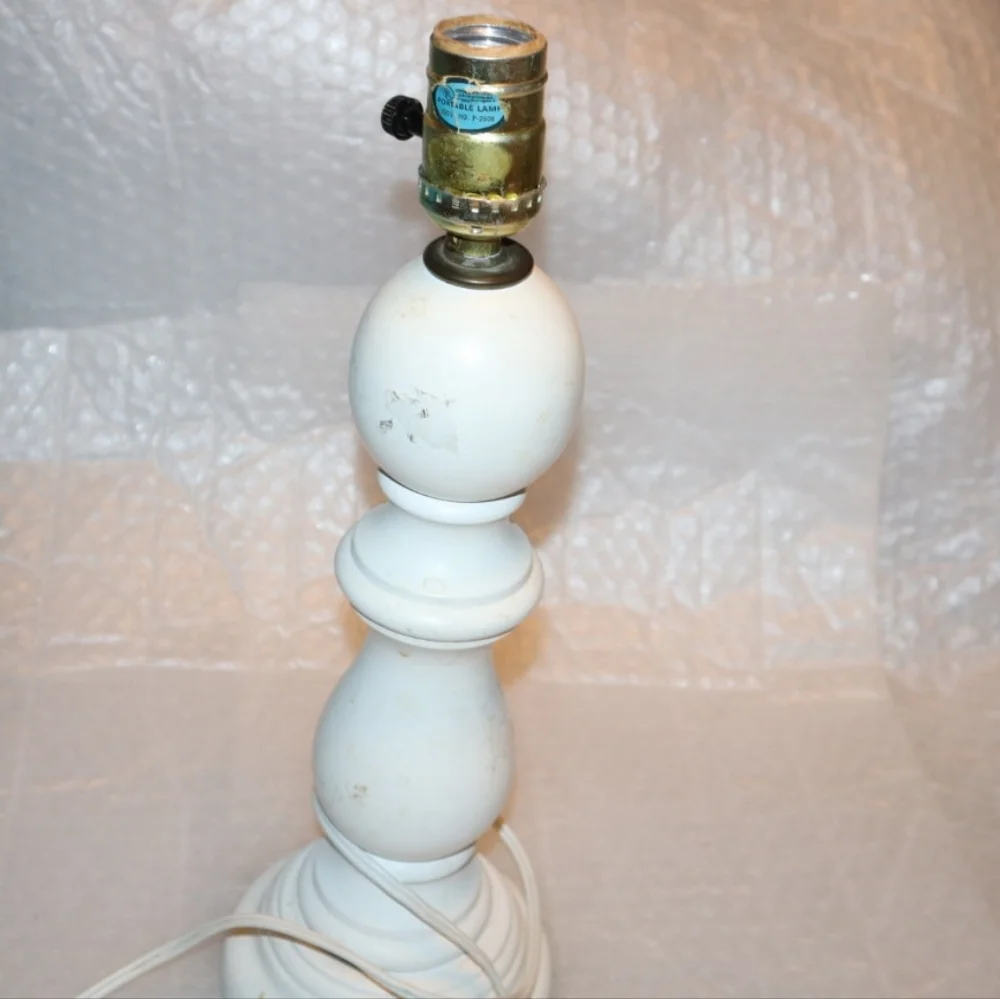 Under Writers Laboratories Portable White Lamp - Picture 8 of 11